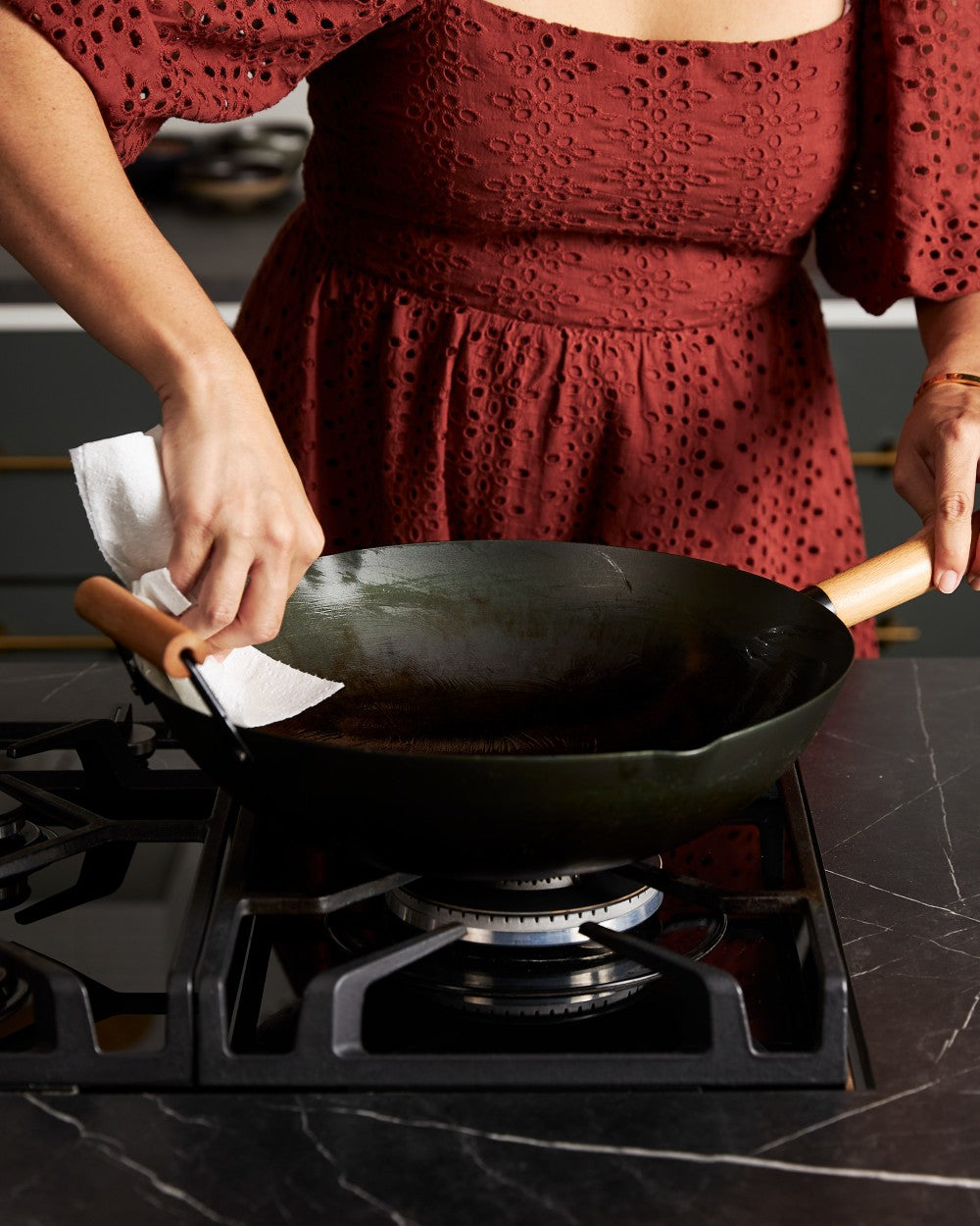 How to clean your wok - a step by step guide CookDineHost
Step 2 rinse and dry