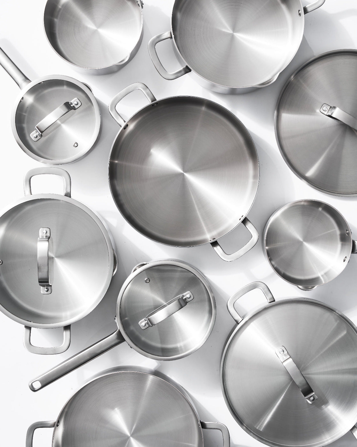 MAKO 5-Ply Stainless steel flat lay scatter desktop view