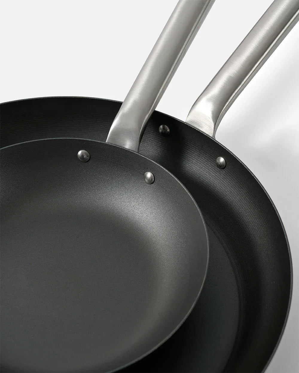 MAKO Black Steel 20cm & 31cm Frying Pan Duo - CookDineHost close up of pan handle attachement