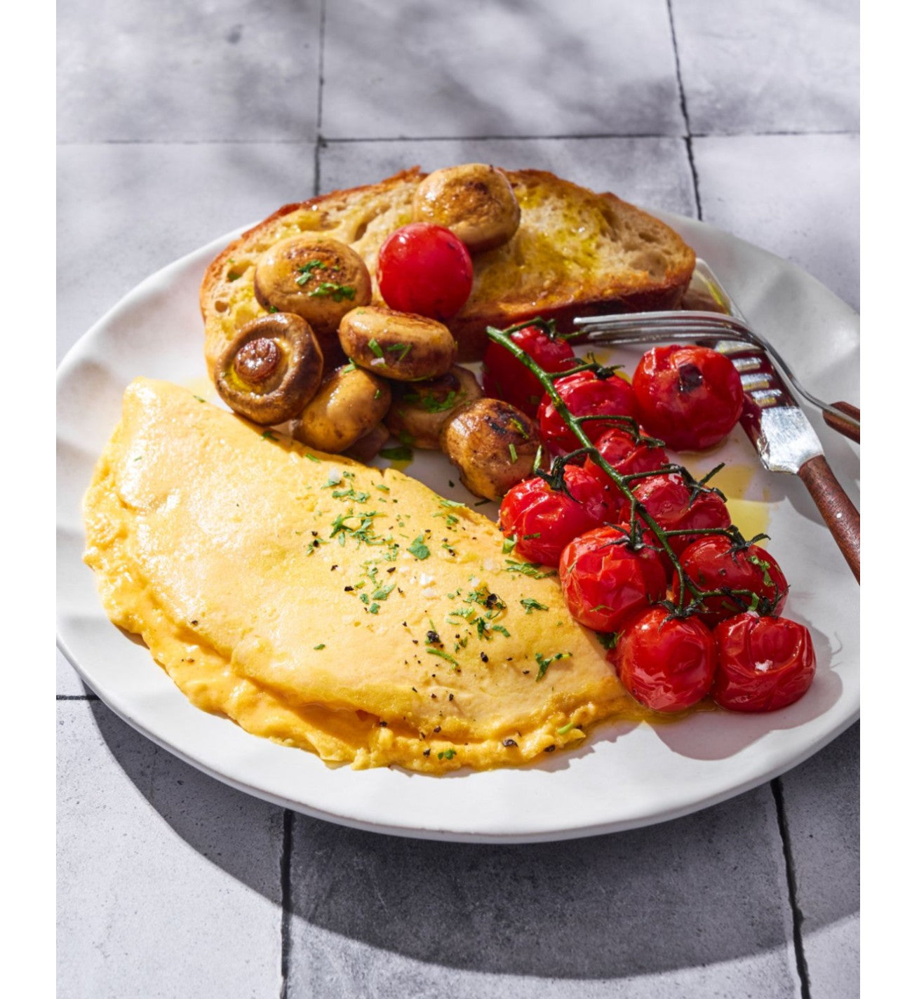Creamy Mushroom & Tomato Omelette Serve CookDineHost