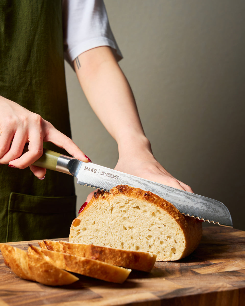 MAKO Japanese Steel Olive Green 8″ Bread Knife