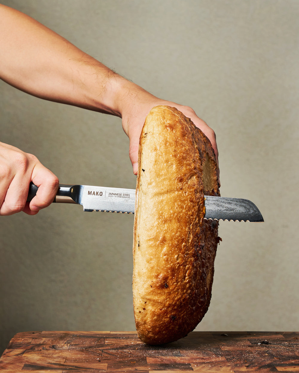 MAKO Japanese Steel Black 8″ Bread Knife