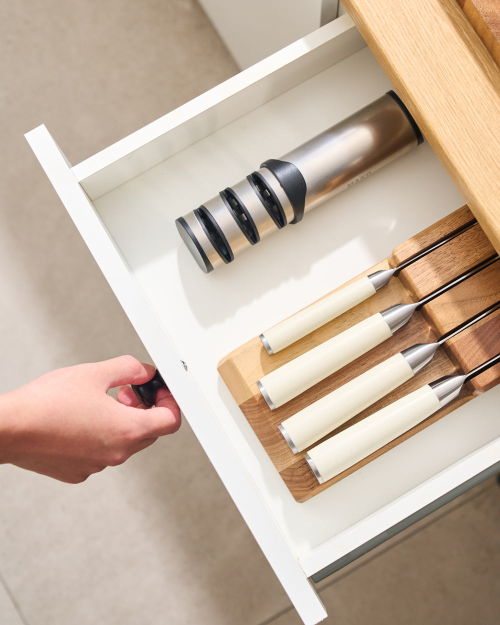 MAKO Japanese Steel Knife Set of 4 - Cream In Drawer