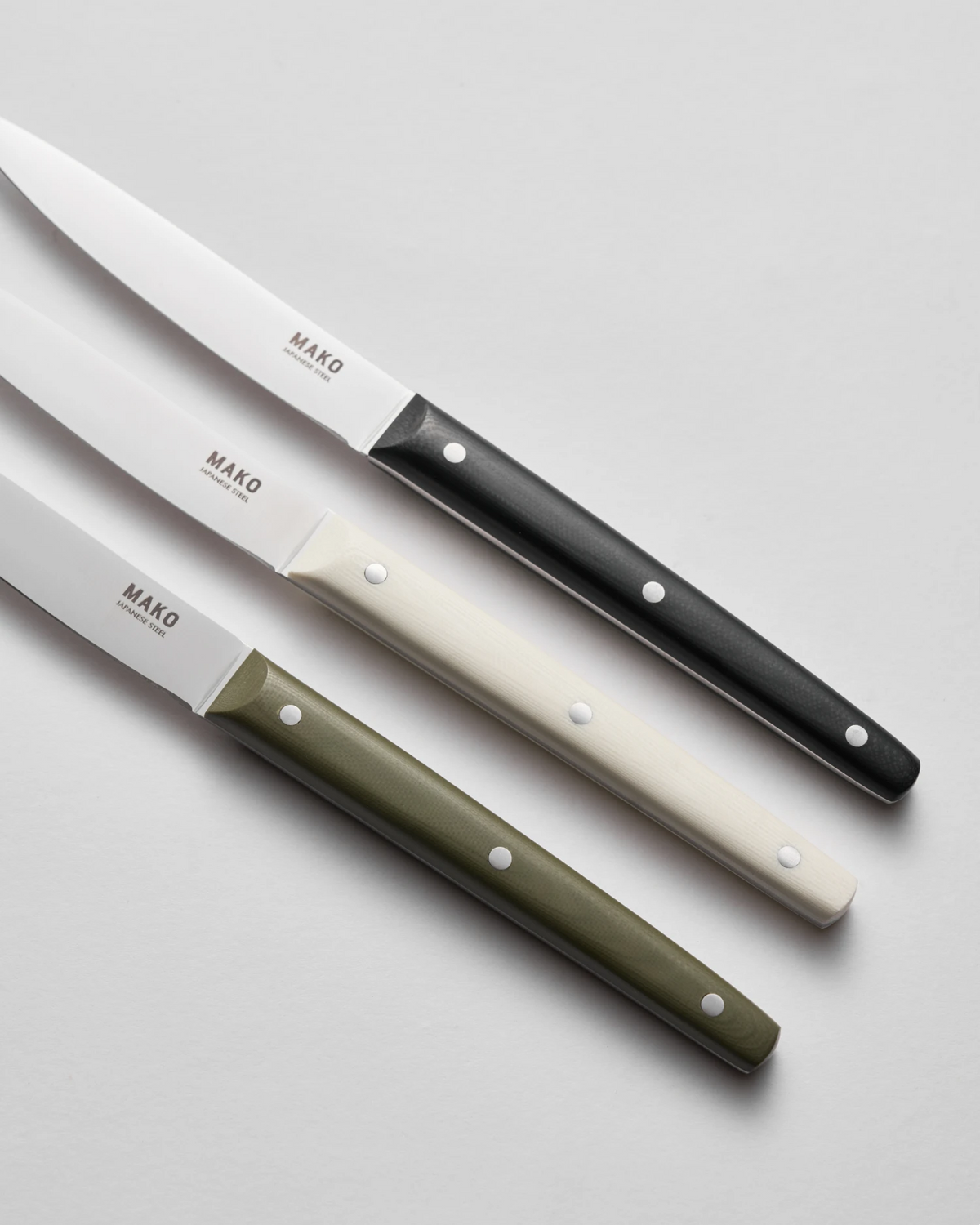 MAKO Steak Knife Set of 6 - 3 colours up close on whit background handle detail