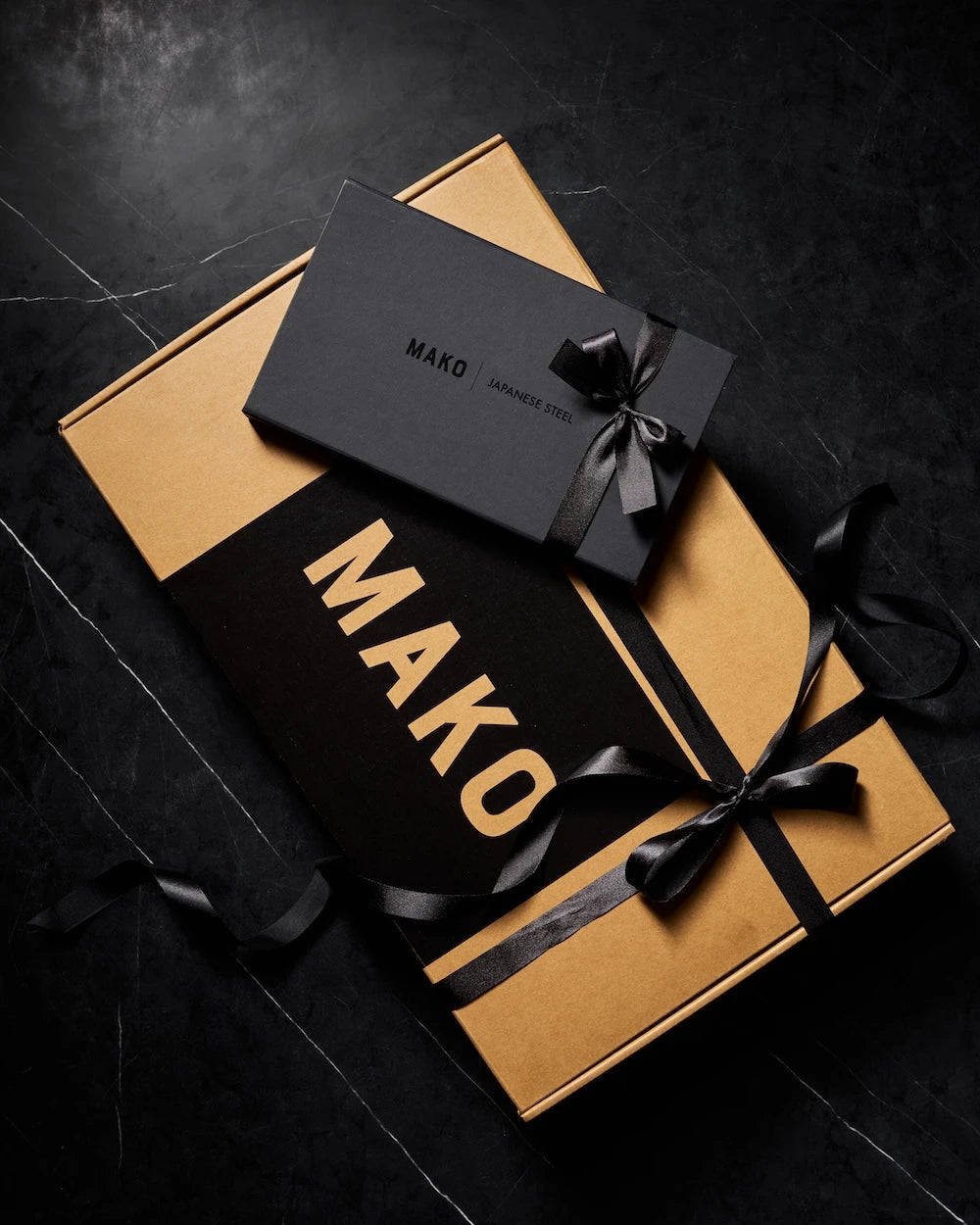 MAKO Steak Night Gift Set in gift boxes. Steak Pan and steak knives with ribbon  tied around boxes