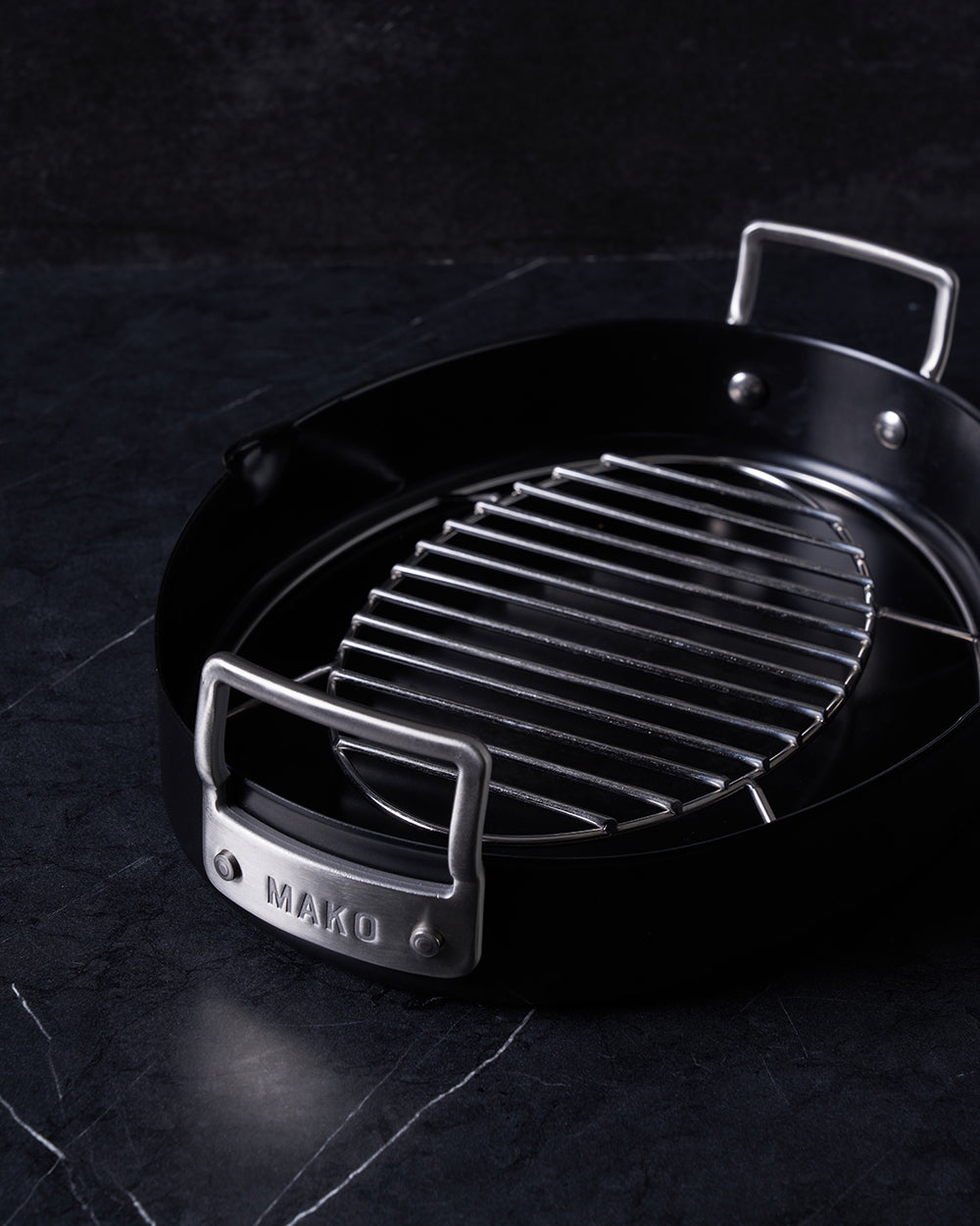 MAKO Aero Non-Stick Oval Chicken Roaster - CookDineHost