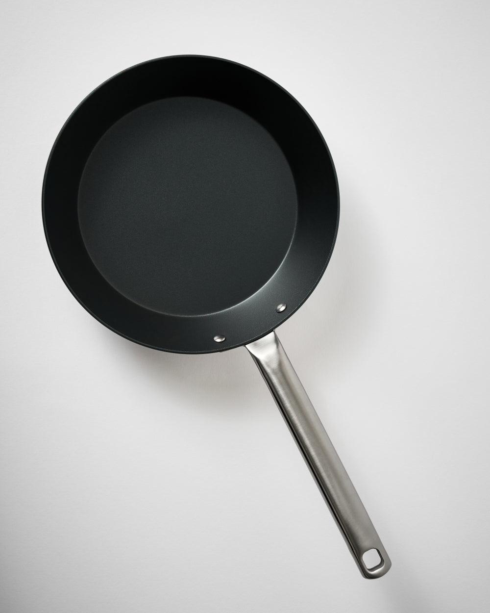 MAKO Black Steel Mini Sear Pan - CookDineHost