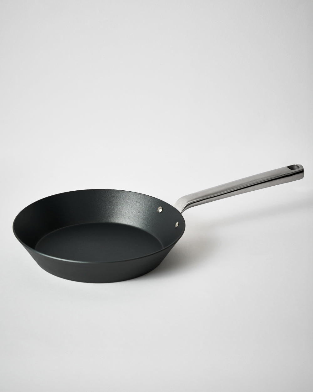 MAKO Black Steel Mini Sear Pan - CookDineHost