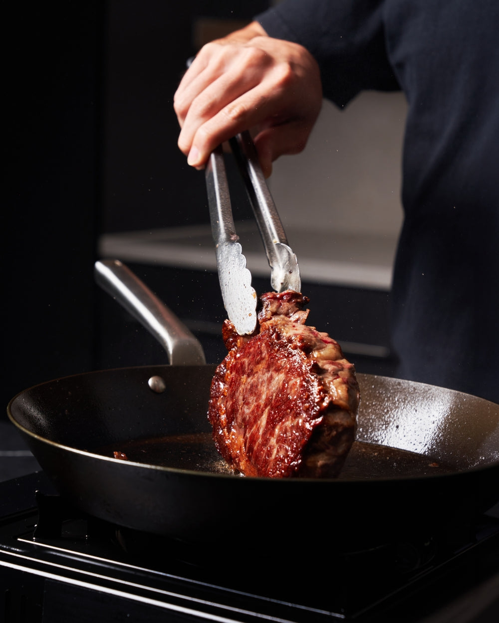 MAKO Black Steel Steak Pan - CookDineHost